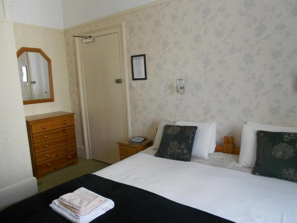Cromwell House Hotel Eastbourne Bagian luar foto