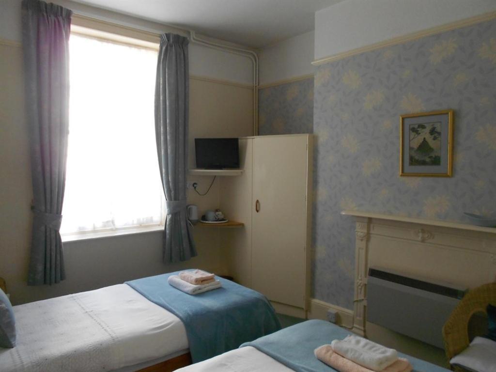 Cromwell House Hotel Eastbourne Bagian luar foto