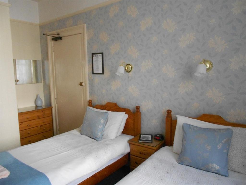 Cromwell House Hotel Eastbourne Bagian luar foto
